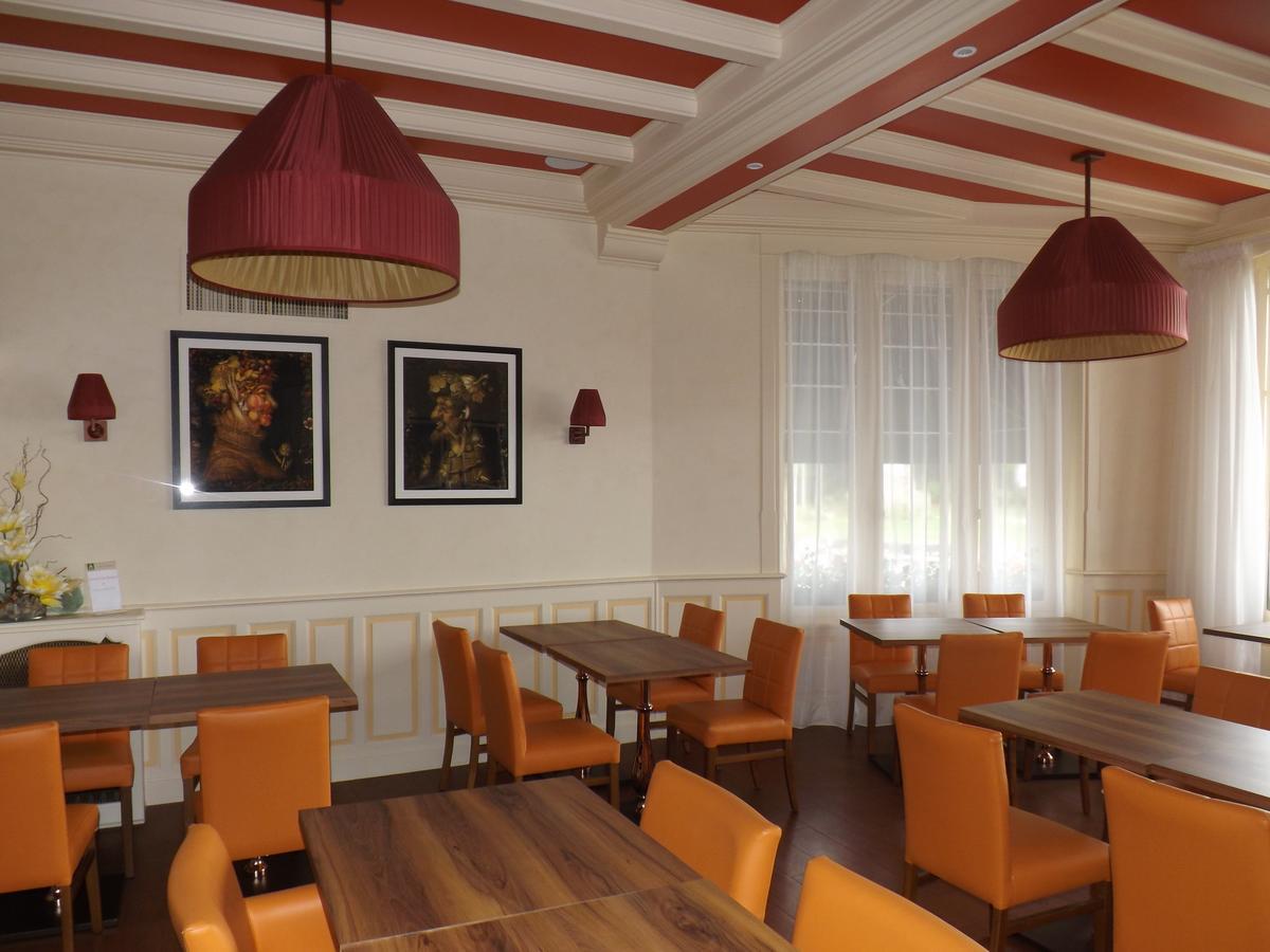 Hotel Restaurant Le Parc Μουλέν Εξωτερικό φωτογραφία